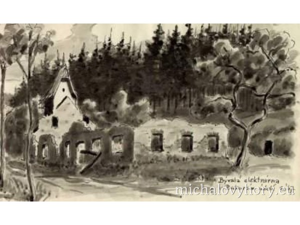 Hanikova elektrárna - jedna z prvních v tomto regionu, jejíž zbytky stojí u pramene Čiperka, v pozadí vchod do sklípku, který existuje dodnes